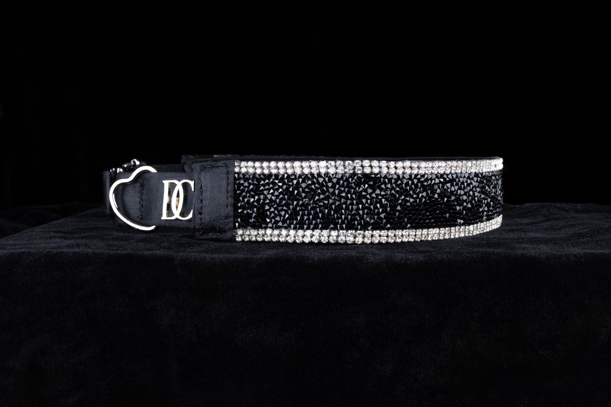 Hundehalsband „Black Elegance“ – schwarz mit Kristallen