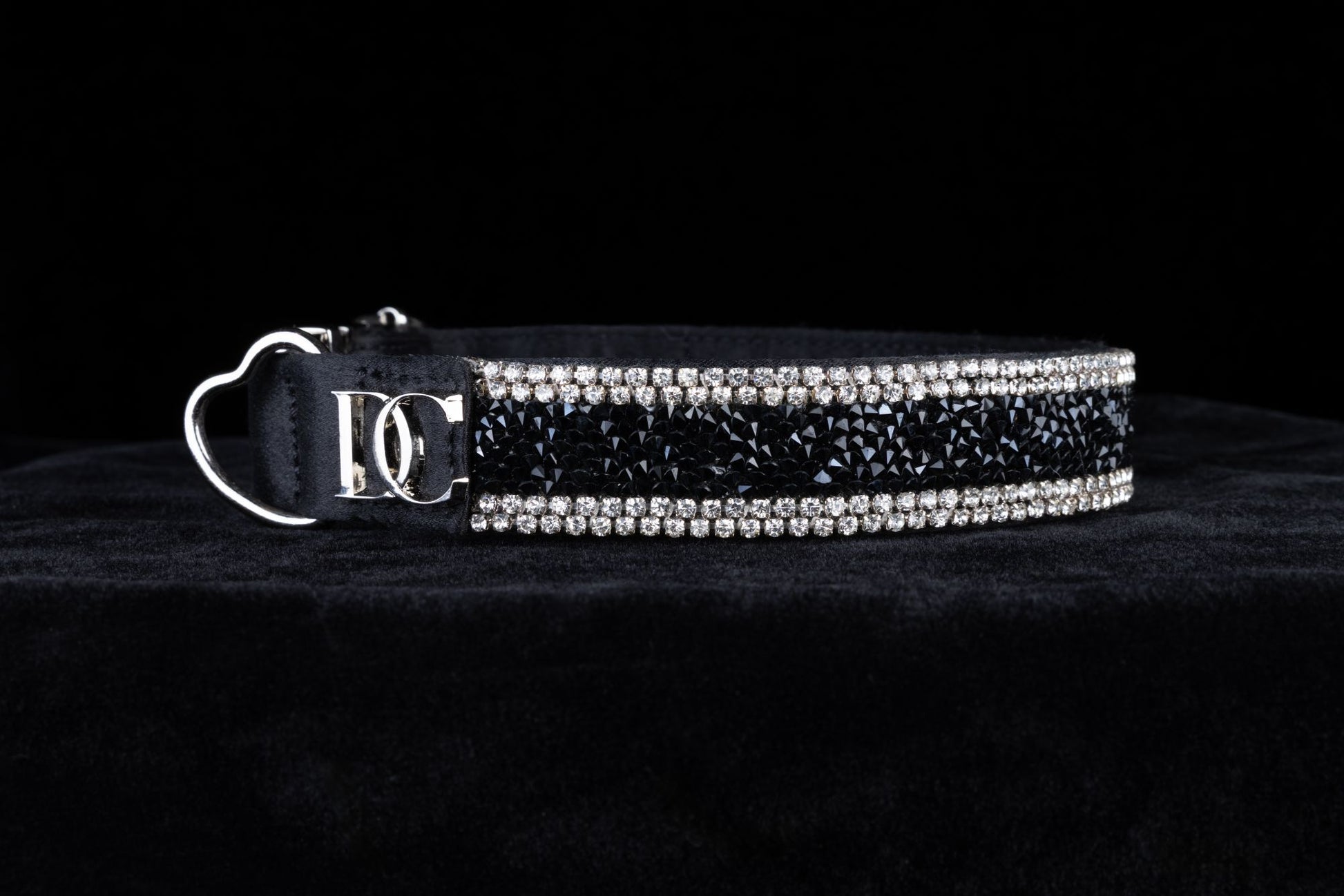 Hundehalsband „Black Elegance“ – schwarz mit Kristallen